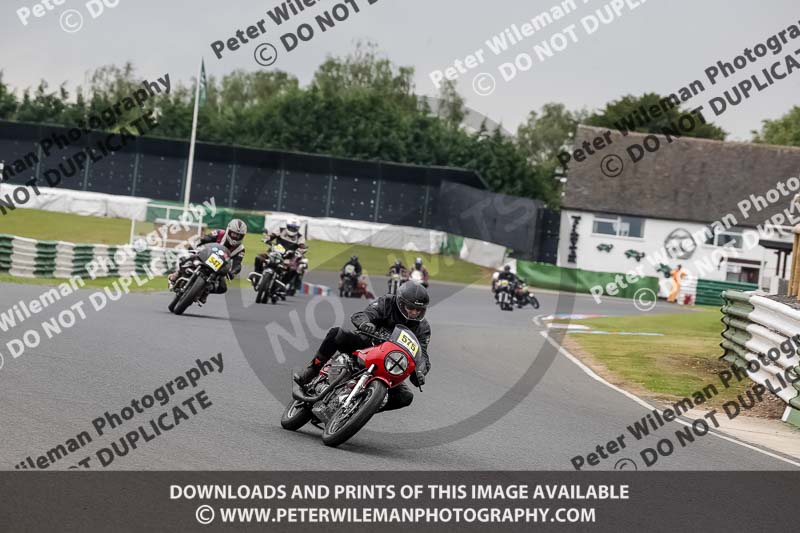 Vintage motorcycle club;eventdigitalimages;mallory park;mallory park trackday photographs;no limits trackdays;peter wileman photography;trackday digital images;trackday photos;vmcc festival 1000 bikes photographs